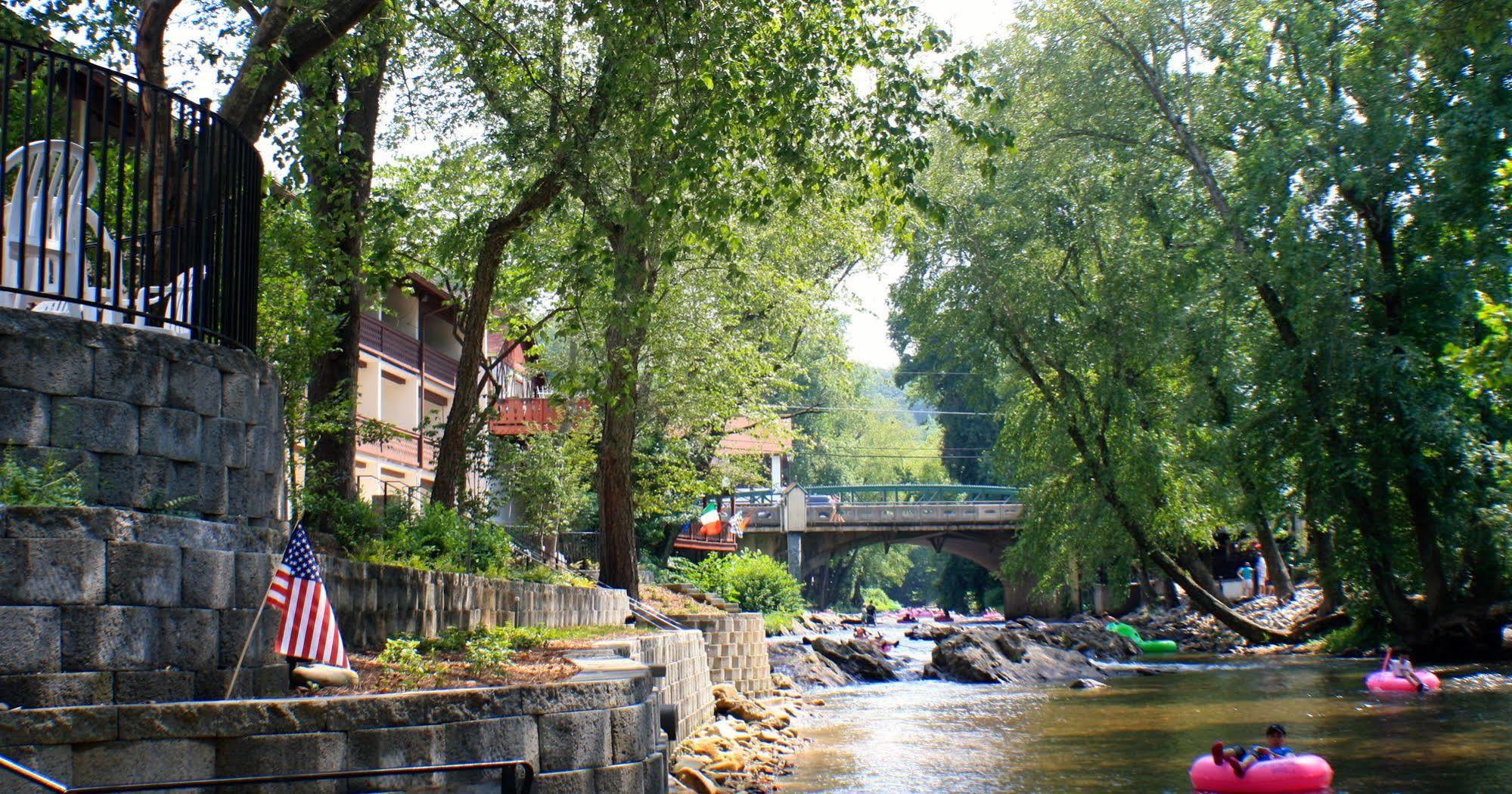Helendorf River Inn, Suites & Conference Center Екстер'єр фото